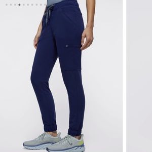 Jannuu- Mesh enhance Scrub Jogger- size small- Navy